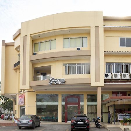 Oyo 133 Jazzy James Country Hotel 2 Davao City Εξωτερικό φωτογραφία